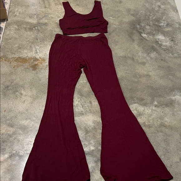 Fashion Nova Women's Burgundy Flared Lounge Pants & Crop Top Set - Picture 4 of 5